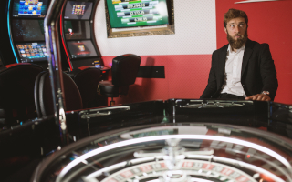 The reverse gambler's paradox-slot machines